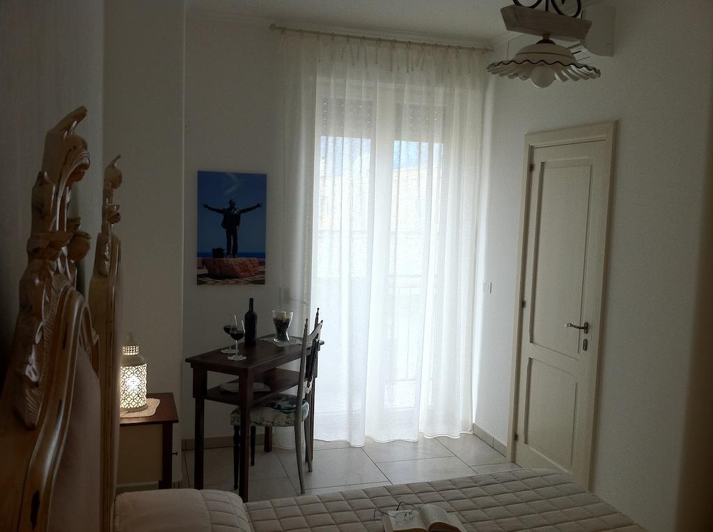 Bed and Breakfast Dimora Delle Rondini Поліньяно-а-Маре Номер фото